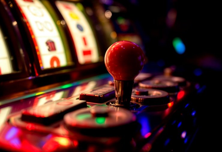 Turnamen mingguan di rumahtogel menampilkan berbagai slot games dan live casino